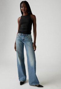 Levi's® GOOD GRADES - Vaqueros a campana - boss business
