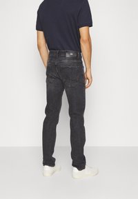 LTB HOLLYWOOD - Tiesaus kirpimo džinsai - adoni wash