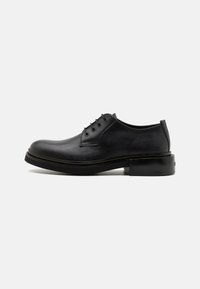 Calvin Klein - POSTMAN DERBY - Suvarstomi - triple black Miniatiūros vaizdas 1