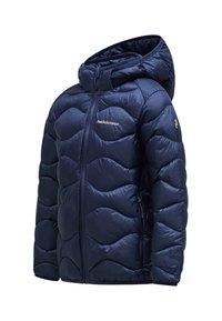 Giubbotto puffer blu navy con chiusura a zip frontale, cappuccio e motivo trapuntato curvo. Include un logo ricamato e tasche laterali.