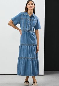 Next WESTERN MIDI - REGULAR FIT - Vestito lungo - bleach