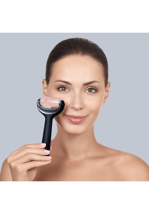 GESKE, MICRONEEDLE FACE BODY ROLLER | 9 IN 1 - Skincare tool - black