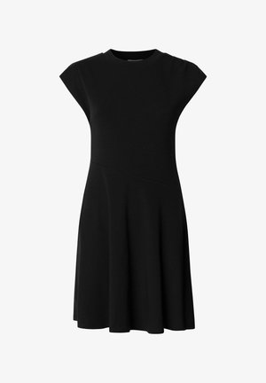 Abito nero a maniche corte con linea a trapezio, scollo tondo e dettaglio di cucitura diagonale sottile sul davanti.