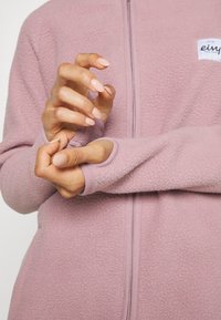 Eivy Flīsa jaka - faded woodrose