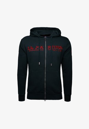 Tmavě zelená mikina na zip s velkým červeným logem "La Martina" na hrudi, nastavitelné šňůrky a přední kapsy. Měkká textura.