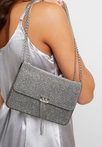 Dorothy Perkins Umhängetasche - gold-coloured