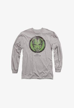 Langärmliges graues Shirt mit einem grünen und schwarzen kreisförmigen Grafik, die ein stilisiertes Alien-Gesicht zeigt und dem Text "Secret Invasion" darunter.