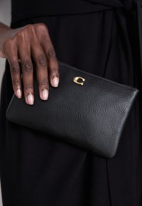 Non sélectionné, black