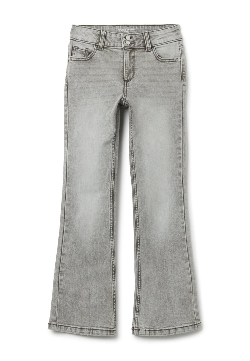 Grijze spijkerbroek met flare, een middelhoge taille, vijf zakken en zichtbare stikseldetails. Zachte textuur met een vervaagde afwerking.