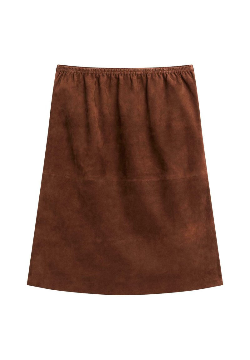 Bruine suède A-lijn rok met een elastische tailleband, een gladde textuur en een knielengte, zonder zichtbare patronen of accenten.