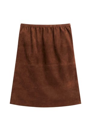 Brauner Wildleder-A-Linien-Rock mit elastischem Bund, glatter Textur und knieumspielendem Schnitt, ohne sichtbare Muster oder Akzente.