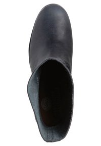 Bottillon en cuir noir avec une finition lisse, bout rond et doublure intérieure douce de couleur bleue. Design minimaliste, sans matériel ou motifs visibles.