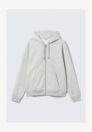 Sudadera con cremallera de color gris claro, con cordones y bolsillos frontales, exhibida de forma plana sobre un fondo blanco.
