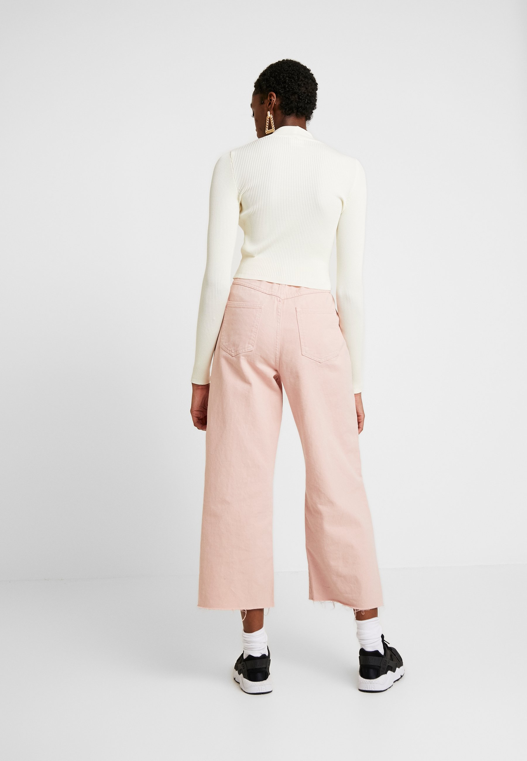 BDG Urban Outfitters CUTOUT FRONT Strikkegenser ecru BDG Urban Outfitters CUTOUT FRONT - Strikkegenser - ecru