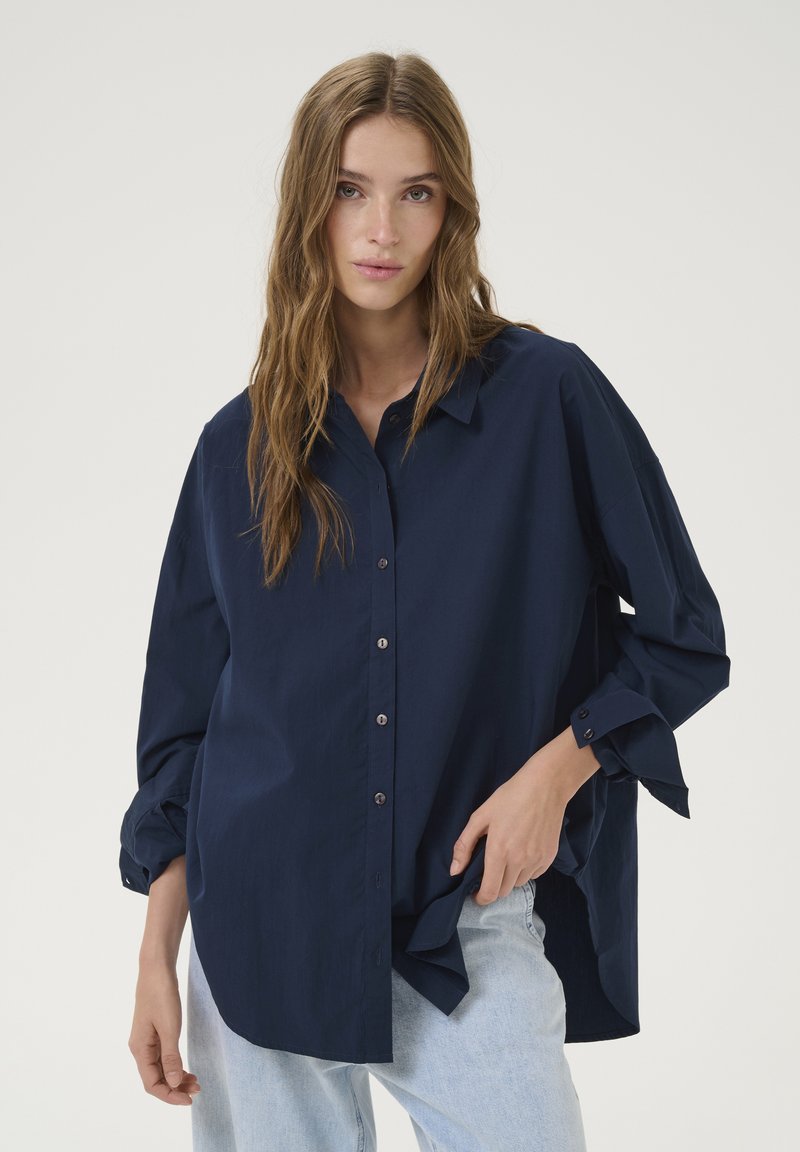 My Essential Wardrobe - SUNNA BOXY - Button-down blouse - dark sapphire blue, Enlarge