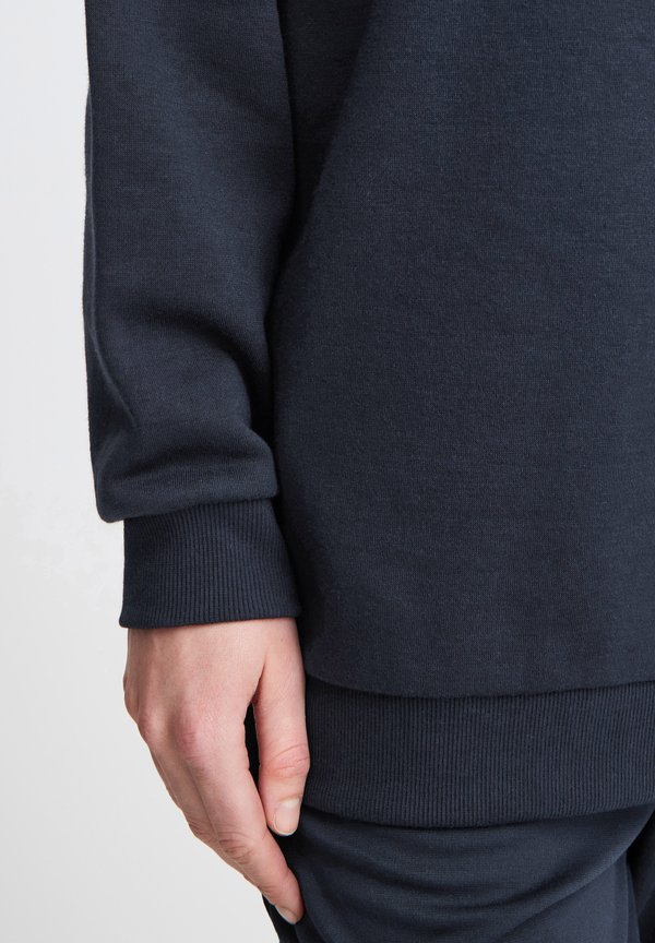 OXHillary - Sweatshirt - total eclipse4