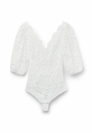 Hvid blonde bodysuit med V-hals, puffede ærmer, blomstermønster og en ensfarvet hvid bund med trykknaplukninger. Blød tekstur og delikat design.