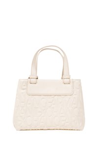 Borsa a mano crema in pelle testurizzata, con design del logo embossato. Presenta manici corti e robusti e una chiusura a pattina.