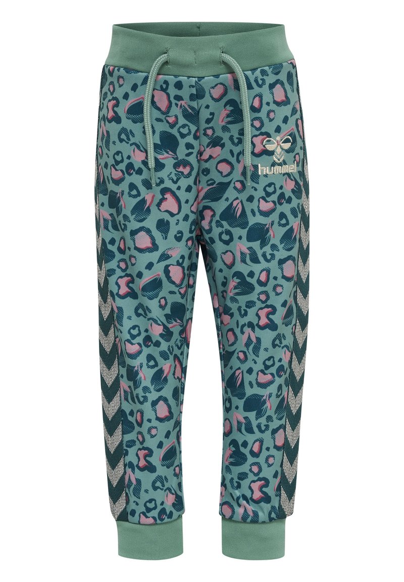 Turkosa sweatpants med rosa och mörkgrön leopardmönster, elastisk midja och kontrasterande sidchevronmönster i mörkgrön.
