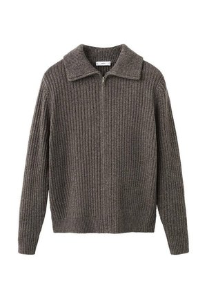 Grijze geribbelde pullover met een opstaande kraag met ritssluiting, lange mouwen en een gestructureerd gebreid patroon, met een licht losse pasvorm en een rechte zoom.