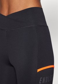 Endless LINE POCKET - Háromnegyedes sportnadrágok - black aqua