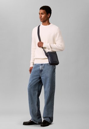 Calvin Klein, EMBLEM REPORTER - Schoudertas - blue nights