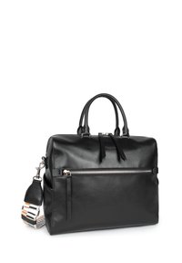 Zwart leren handtas met een gestructureerde vorm, bovenhandvaten en een ritszak aan de voorkant. Voorzien van een decoratieve, gepatterneerde schouderband.