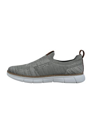Grau Slip-On-Sneaker mit strukturiertem Strickobermaterial, weißer flexibler Sohle und braunem Akzent an der Ferse. Das Design umfasst dezente Streifen und Markenkennzeichnung.