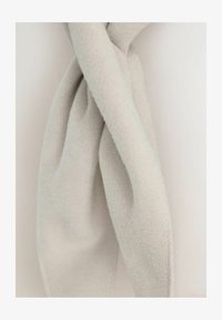 Unselected, neutral felt