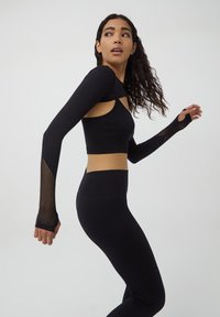 Terranova CON DETTAGLI TRAFORATI - Maglietta a manica lunga - nero