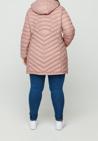 Zizzi Abrigo de invierno - light pink