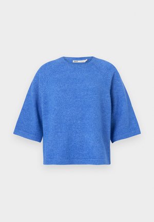 Lühikeste varrukatega, kastikujuline pluus erksas sinises toonis, millel on ümar kaelus ja pehme, tekstuuriga kangas. Lihtne, minimalistlik disain.