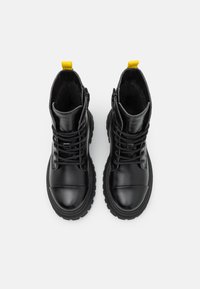 Geox MAQUINNENS GIRL - Botines con cordones - black