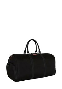 Bolsa de deporte negra con un acabado texturizado, forma redondeada, asas dobles y cierre de cremallera. Cuenta con un bolsillo lateral con detalle de cremallera.