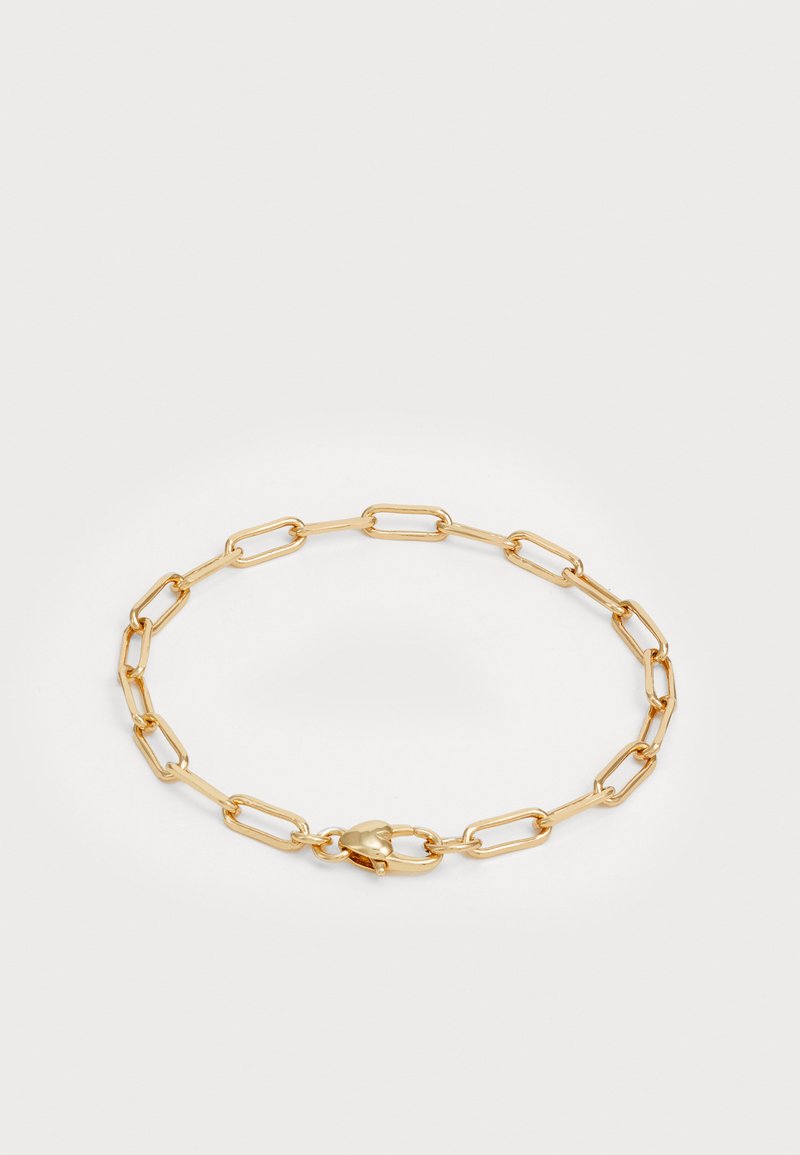 Bracciale in oro con maglie ovali allungate e finitura liscia, chiuso da un gancio a molla. Design minimale con una texture elegante.