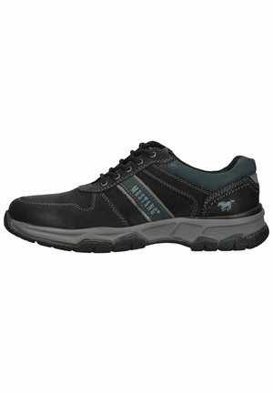 Mustang Chaussures à lacets - schwarz
