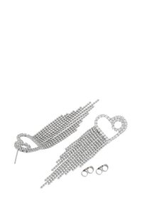Sølvfarvede øreringe med åbne hjerteformer og hængende tråde af små metalliske perler, vist med to øreringe-bagsider på en hvid baggrund.