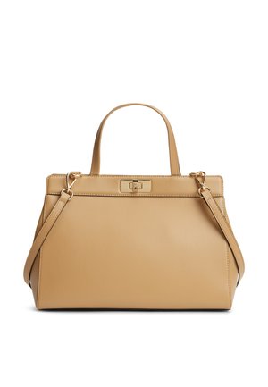 Kožená kabelka hrdzavej farby s horným uchom, odnímateľným ramenným popruhom a zlatým otočným zapínaním.