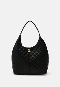 Czarna pikowana torebka ze skóry o kształcie hobo, wyposażona w pojedynczy pasek na ramię oraz złote akcenty na froncie.