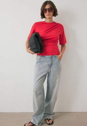 NA-KD, DRAPED  - Základné tričko - red