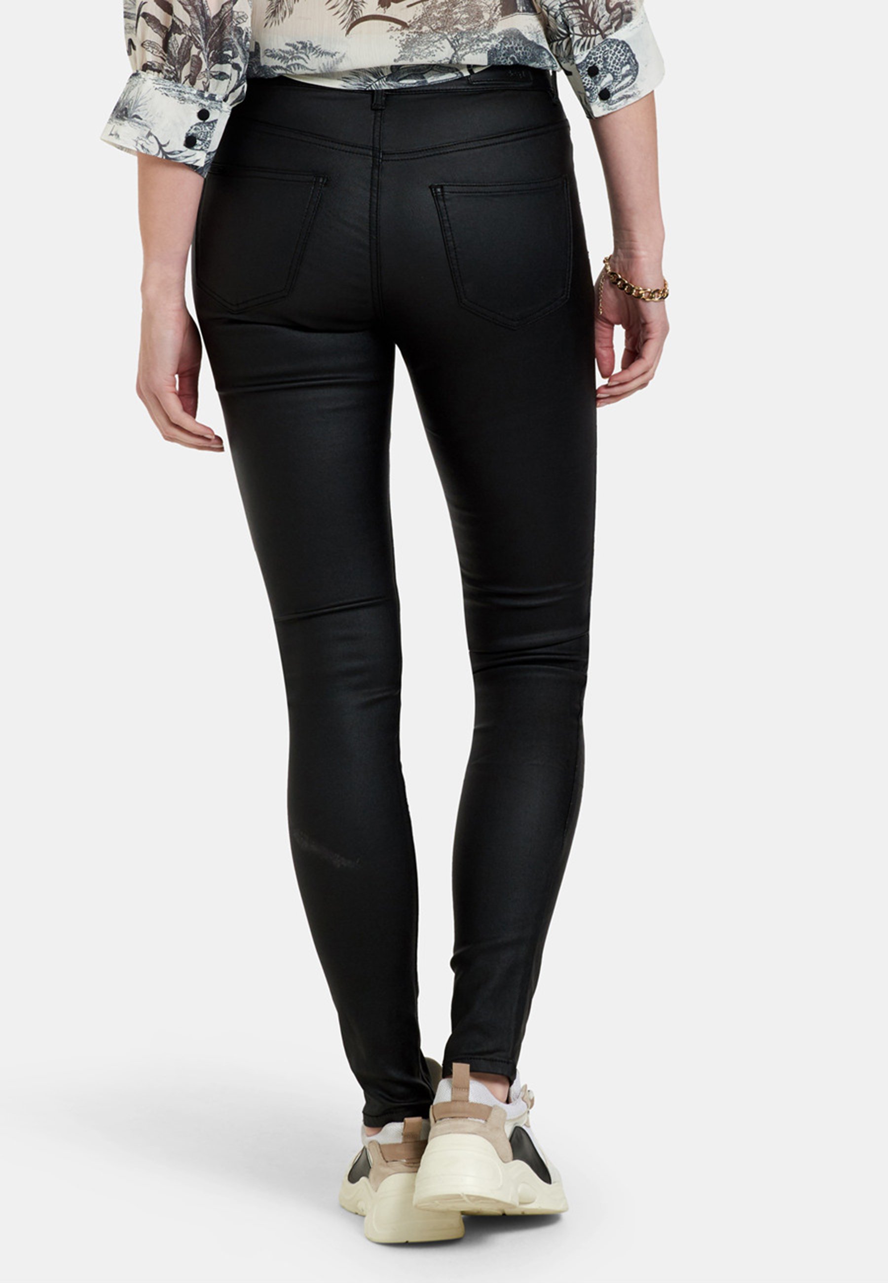 Eksept by Shoeby CYRA COATED BROEK - Slim fit jeans - black/Zwart -  Zalando.nl