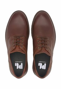 Braune Lederschuhe mit runden Zehen, sechs Ösen und kontrastierenden Schnürsenkeln. Texturiertes Fußbett mit Logo. Glatte Oberfläche mit dezenter Naht.