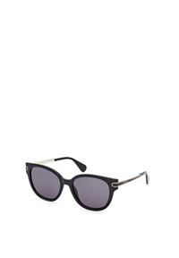 Gafas de sol de estilo cat-eye negro con lentes oscuros. Las monturas tienen un acabado mate y acentos dorados en las patillas, realzando el diseño.