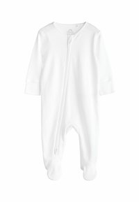 Vitt babyskydd i mjuk bomull, med långa ärmar, en främre dragkedja och fötter för värme och komfort.