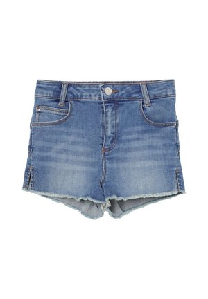 Pantaloncini di jeans blu con orli sfilacciati, bottone e cerniera sul davanti, passanti per cintura, tasche frontali e taschino portamonete, e spacchi laterali.