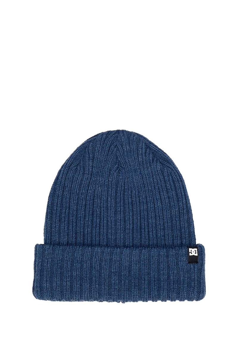 Gorro de punto azul con textura acanalada, con un dobladillo y una pequeña etiqueta negra de la marca en el lado.