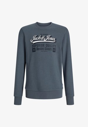 Ciemnoszara bluza z długim rękawem z prążkowanymi mankietami i dołem, z białym i czarnym napisem ""Jack & Jones Superior Quality Denim Goods 1990.""