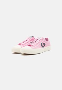 Converse Tenisky - pink