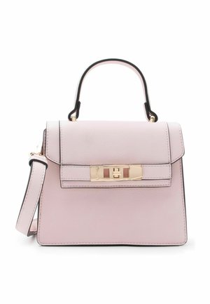 Kleine gestructureerde lichtroze leren handtas met handvat bovenop, goudkleurige sluiting en verstelbare schouderriem.