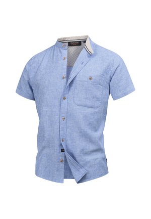 Lichtblauw herenoverhemd met korte mouwen, van textuurstof, houten knopen, een borstzak en een knoopbare mandarinakraag.